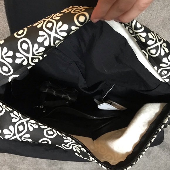 Pottery barn Petunia Pickle bottom diaper bag - Picture 3 of 3